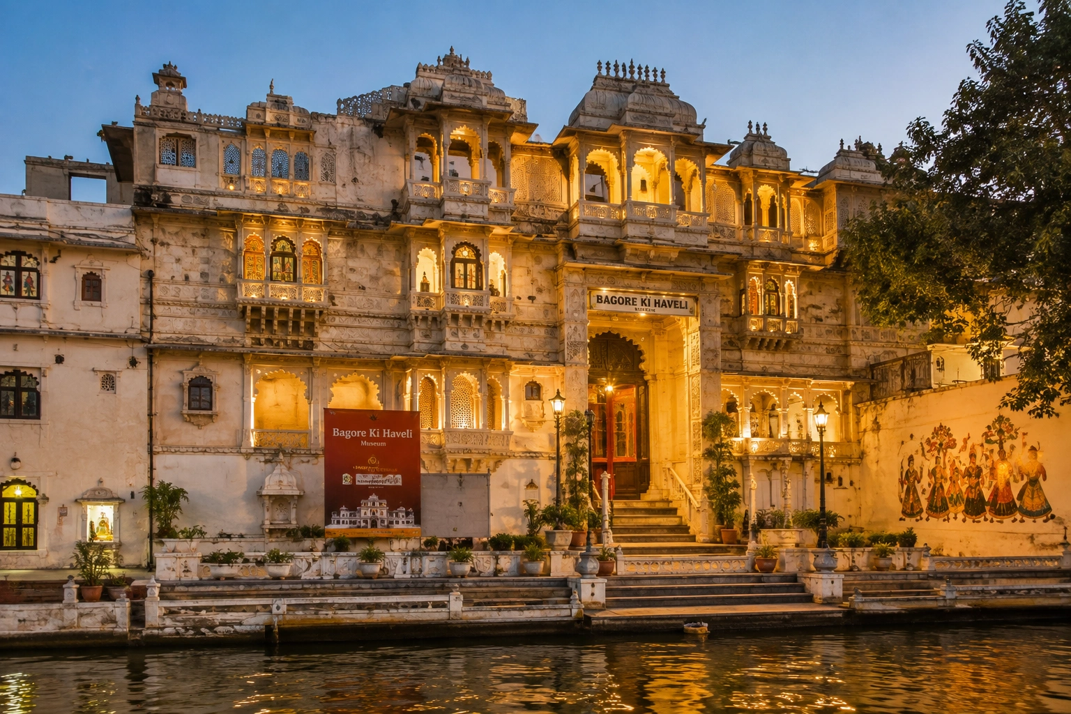 Bagore Ki Haveli museum on the ghats of Lake Pichola