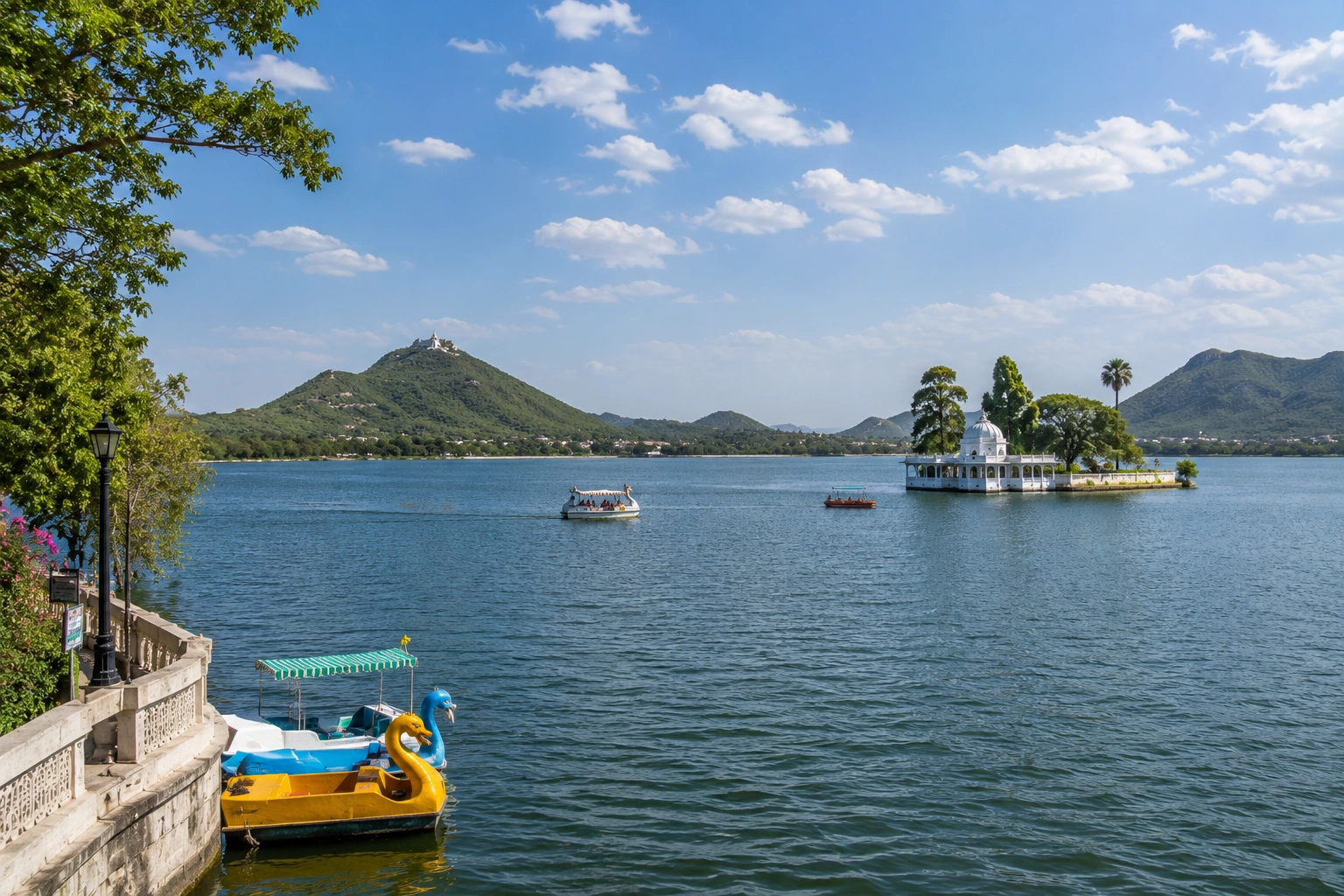 Fateh Sagar Lake surrounded by hills in Udaipur